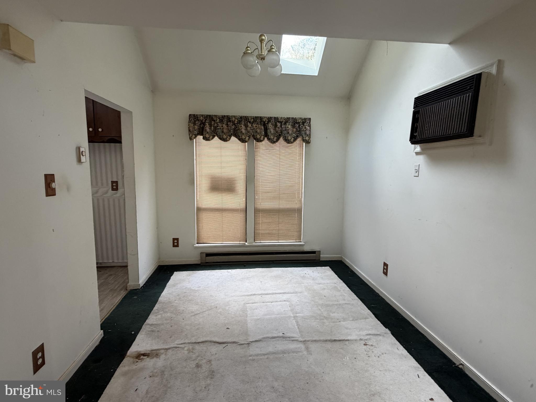 CLARENDON - Residential