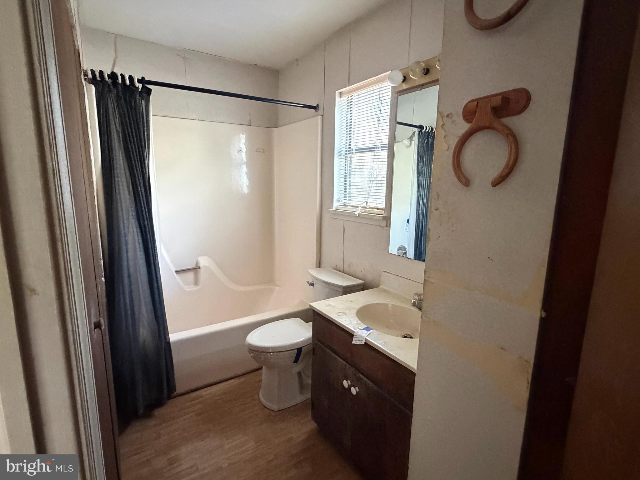 CLARENDON - Residential