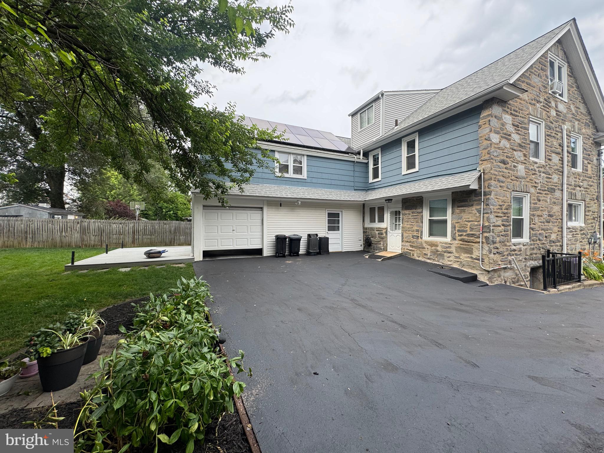 ARONIMINK ESTATES - Residential