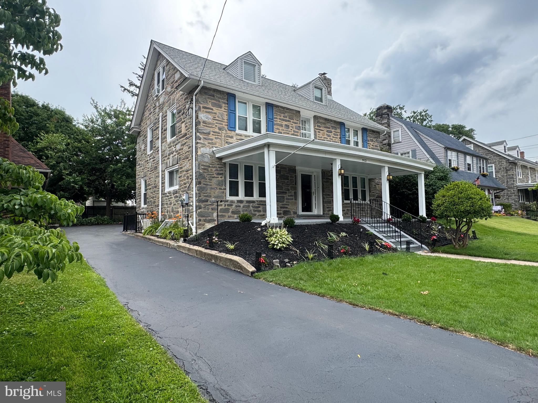 ARONIMINK ESTATES - Residential