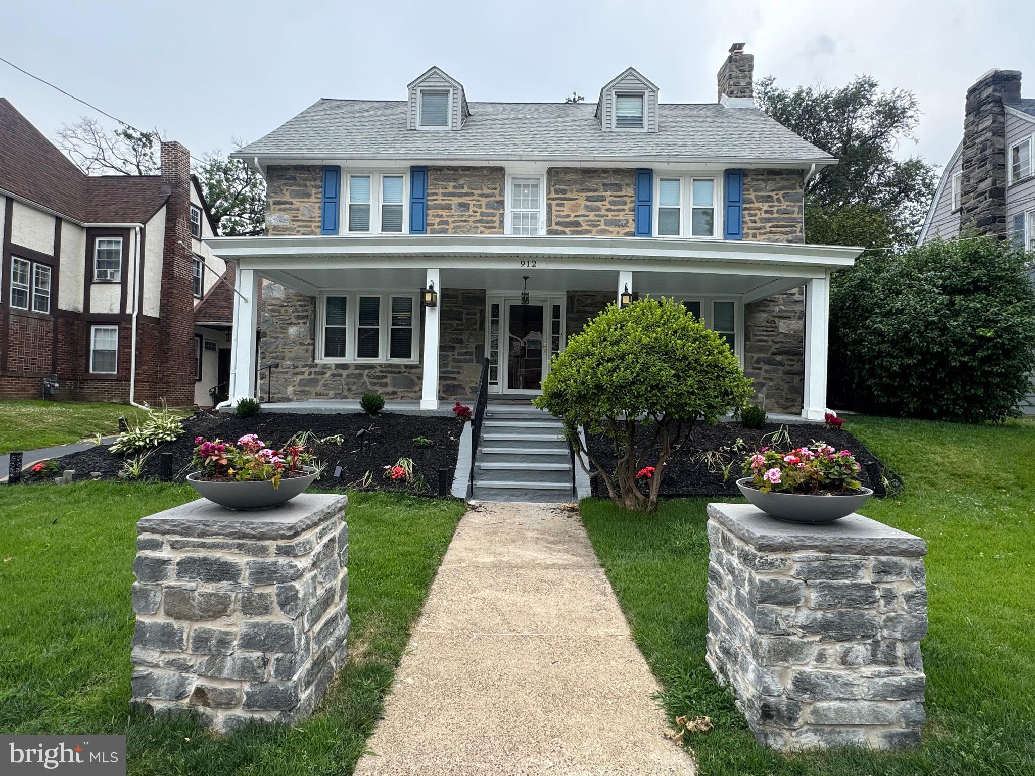 ARONIMINK ESTATES - Residential