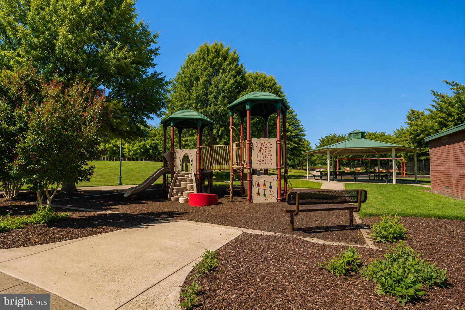 KING FARM WATKINS POND - Residential