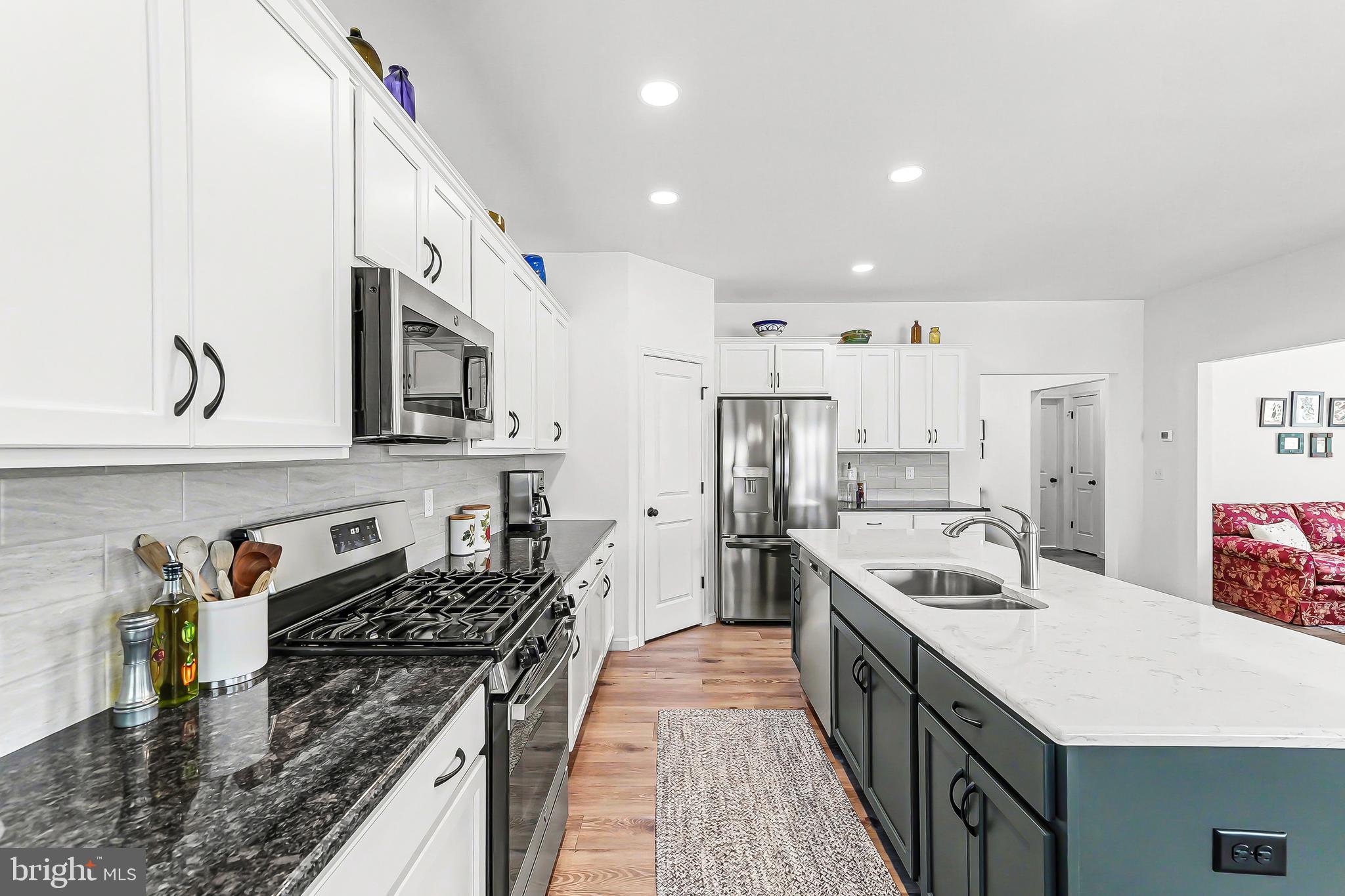 ENCLAVE AT WYNCOTE - Residential