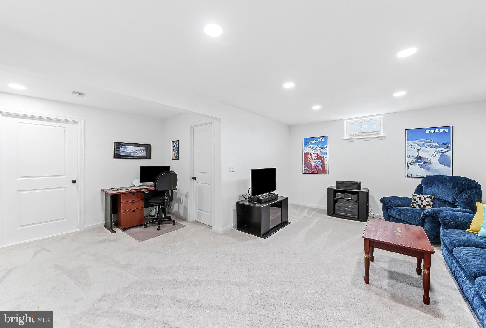 ENCLAVE AT WYNCOTE - Residential