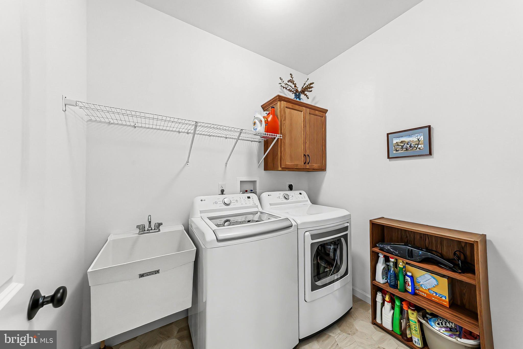 ENCLAVE AT WYNCOTE - Residential