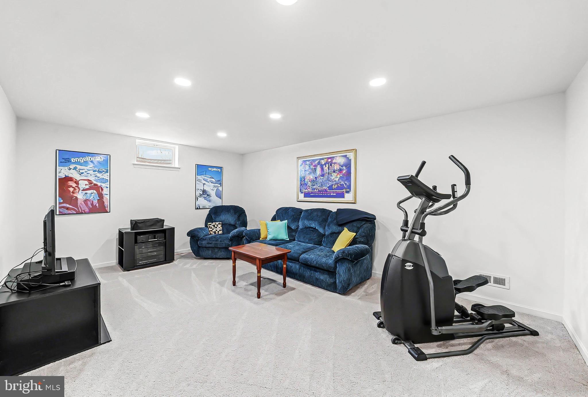 ENCLAVE AT WYNCOTE - Residential