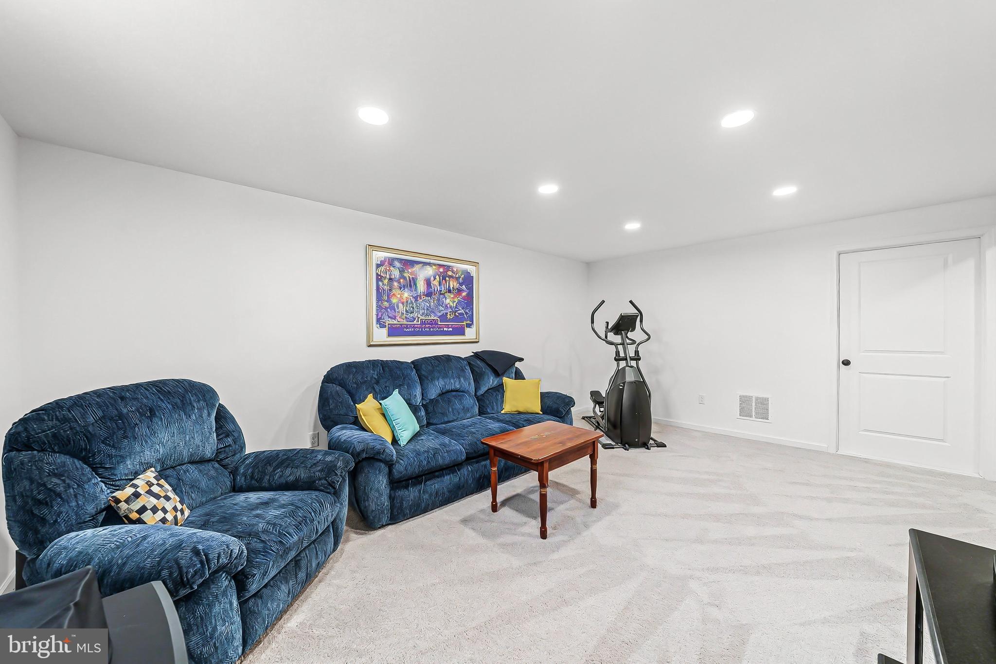 ENCLAVE AT WYNCOTE - Residential