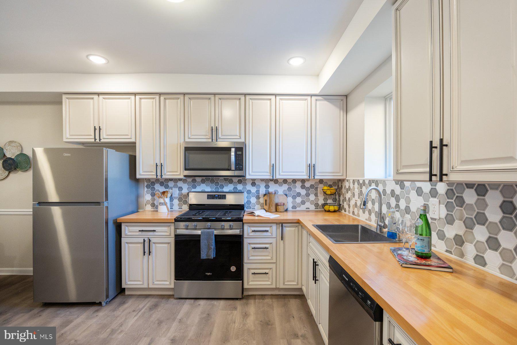 MADISON EASTEND - Residential