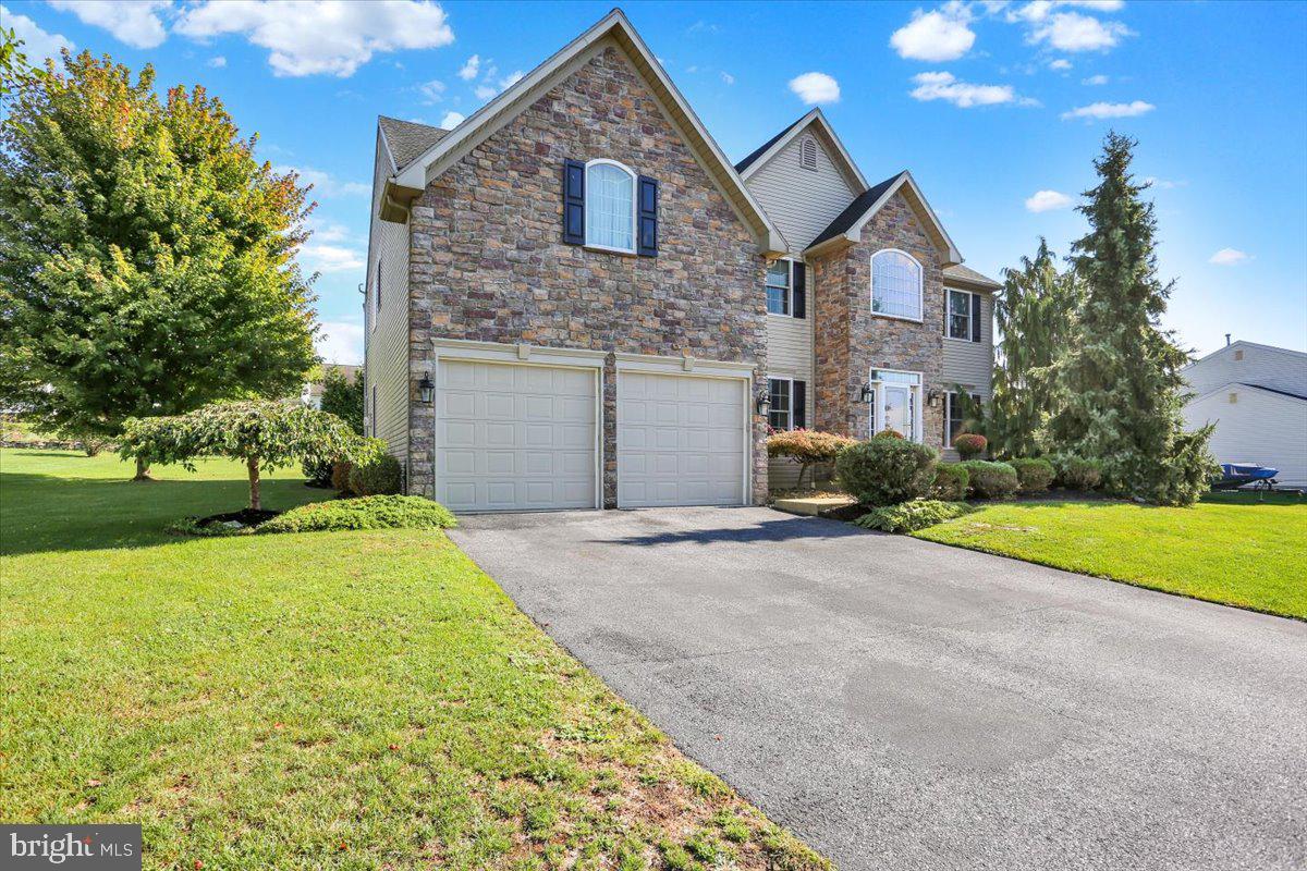 MEADOWBROOK - Residential