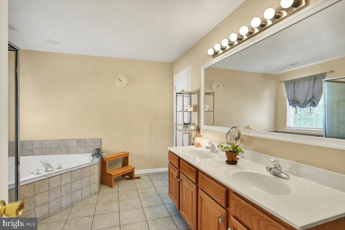 MEADOWBROOK - Residential