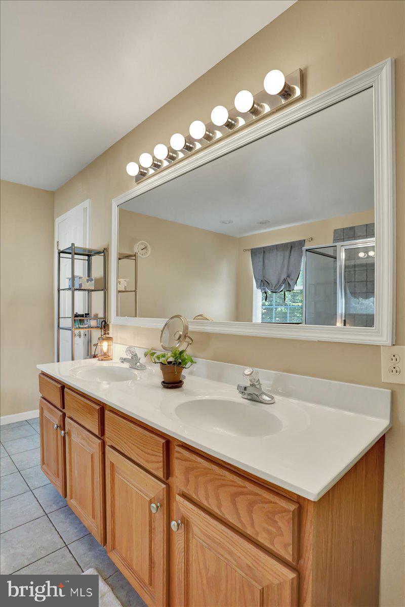 MEADOWBROOK - Residential