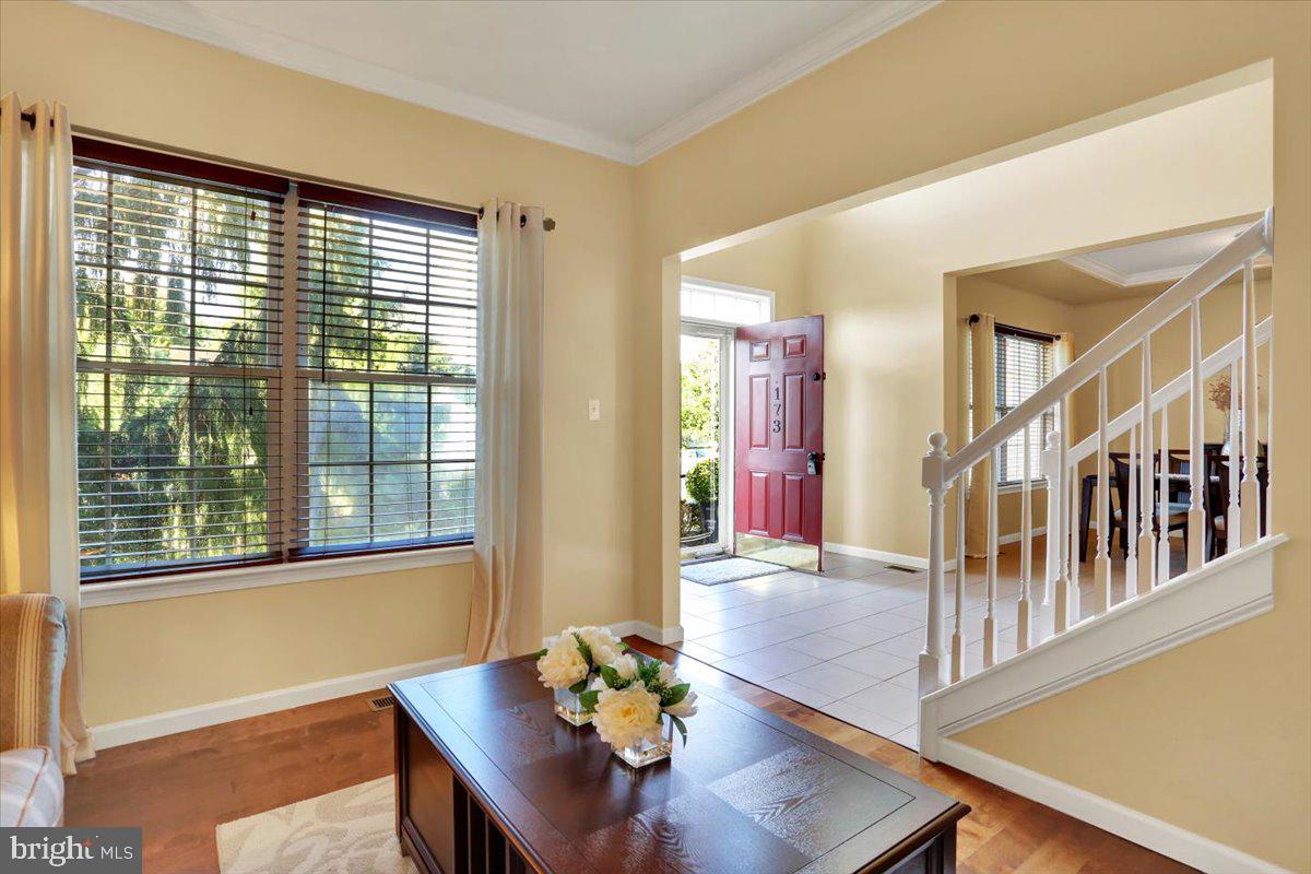 MEADOWBROOK - Residential