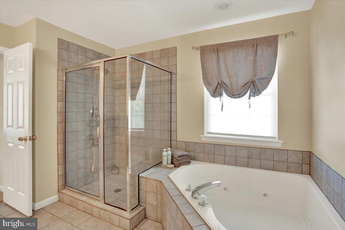 MEADOWBROOK - Residential