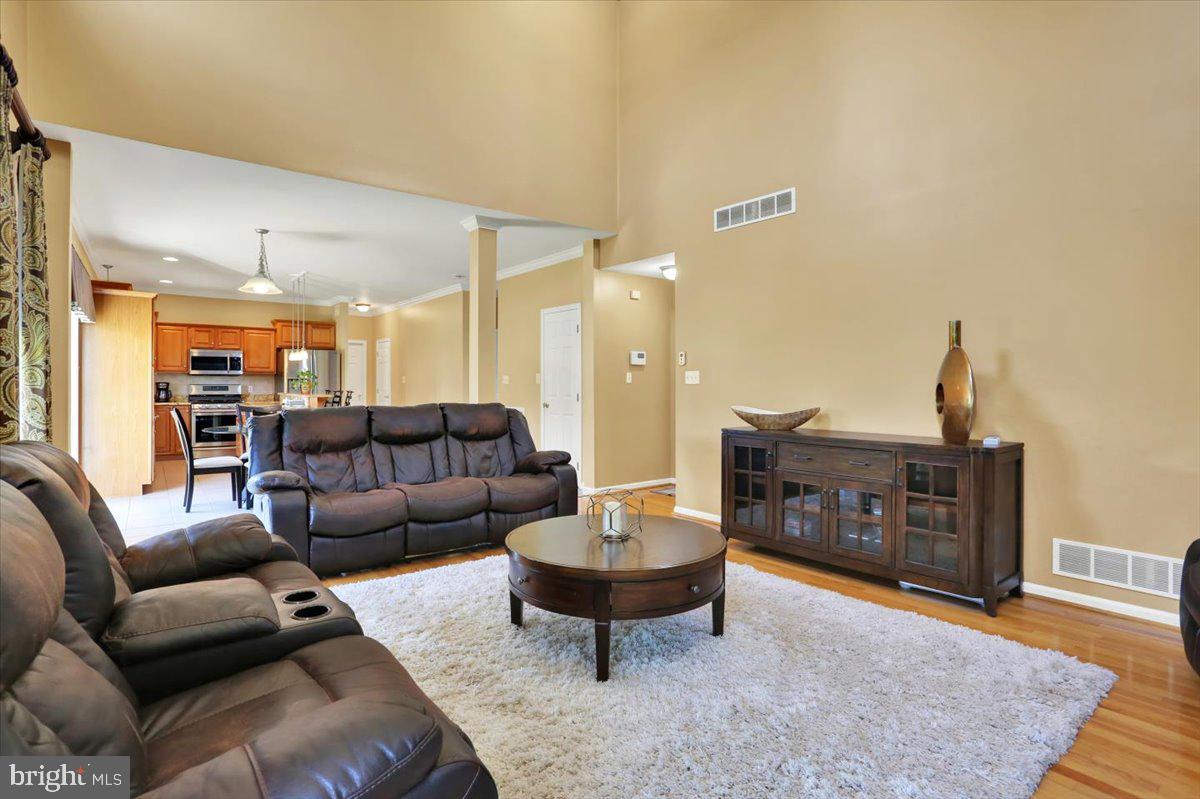MEADOWBROOK - Residential