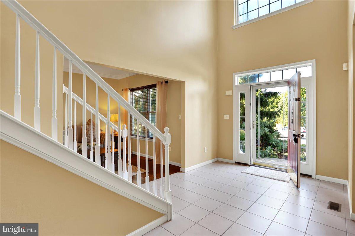 MEADOWBROOK - Residential