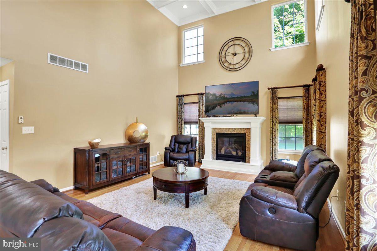 MEADOWBROOK - Residential