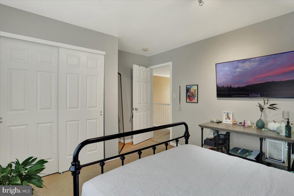 MEADOWBROOK - Residential