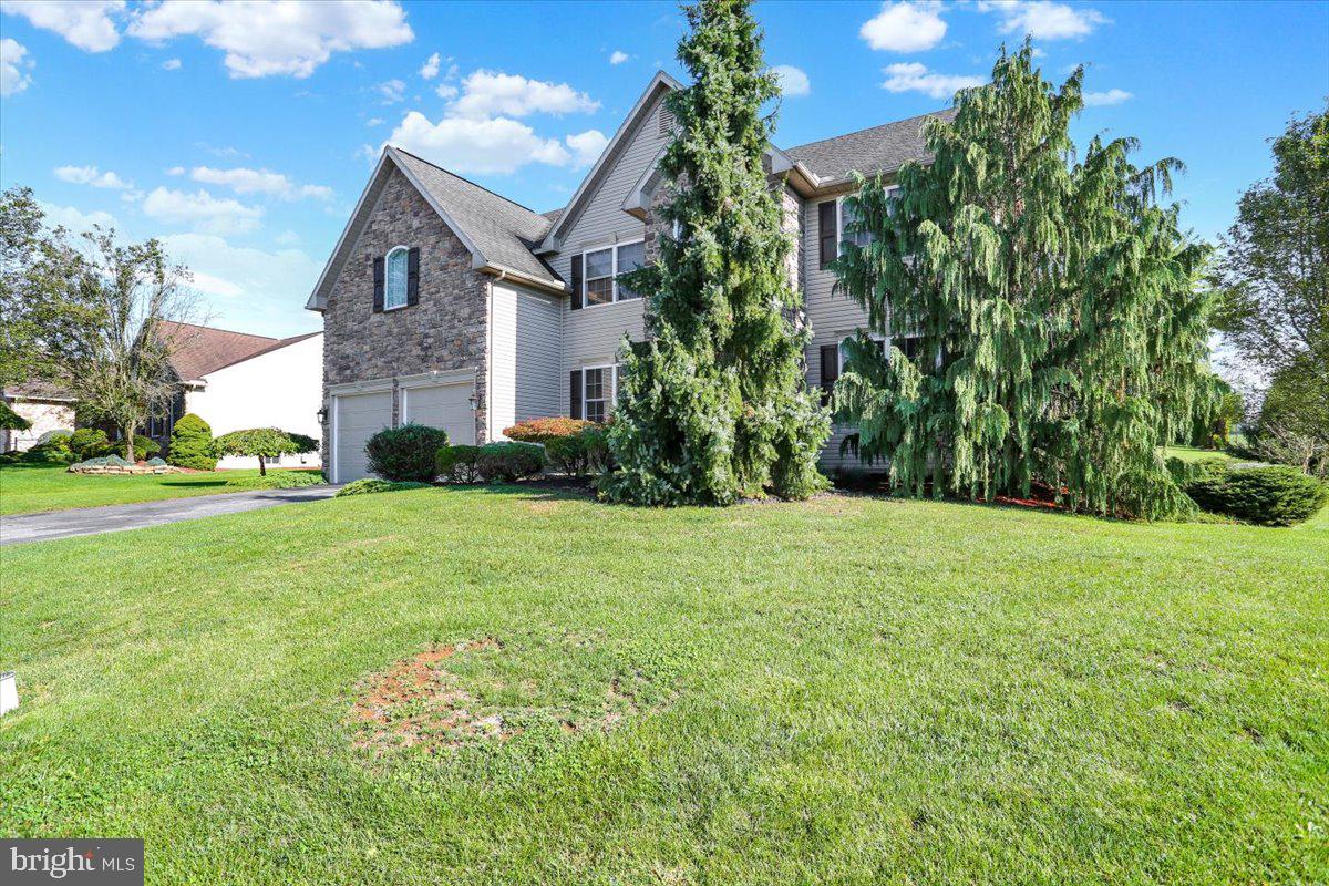 MEADOWBROOK - Residential