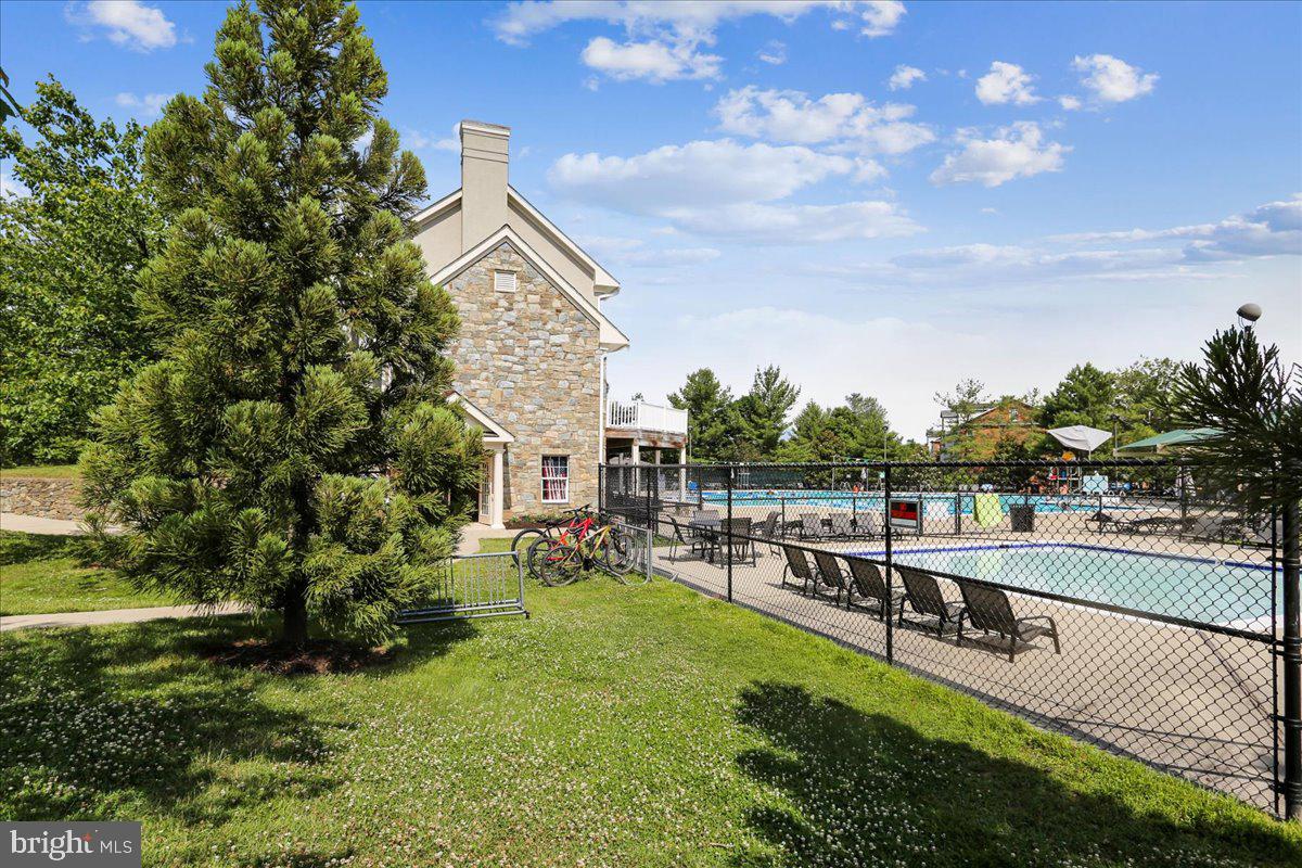 PINEY GLEN VILLAGE - Residential