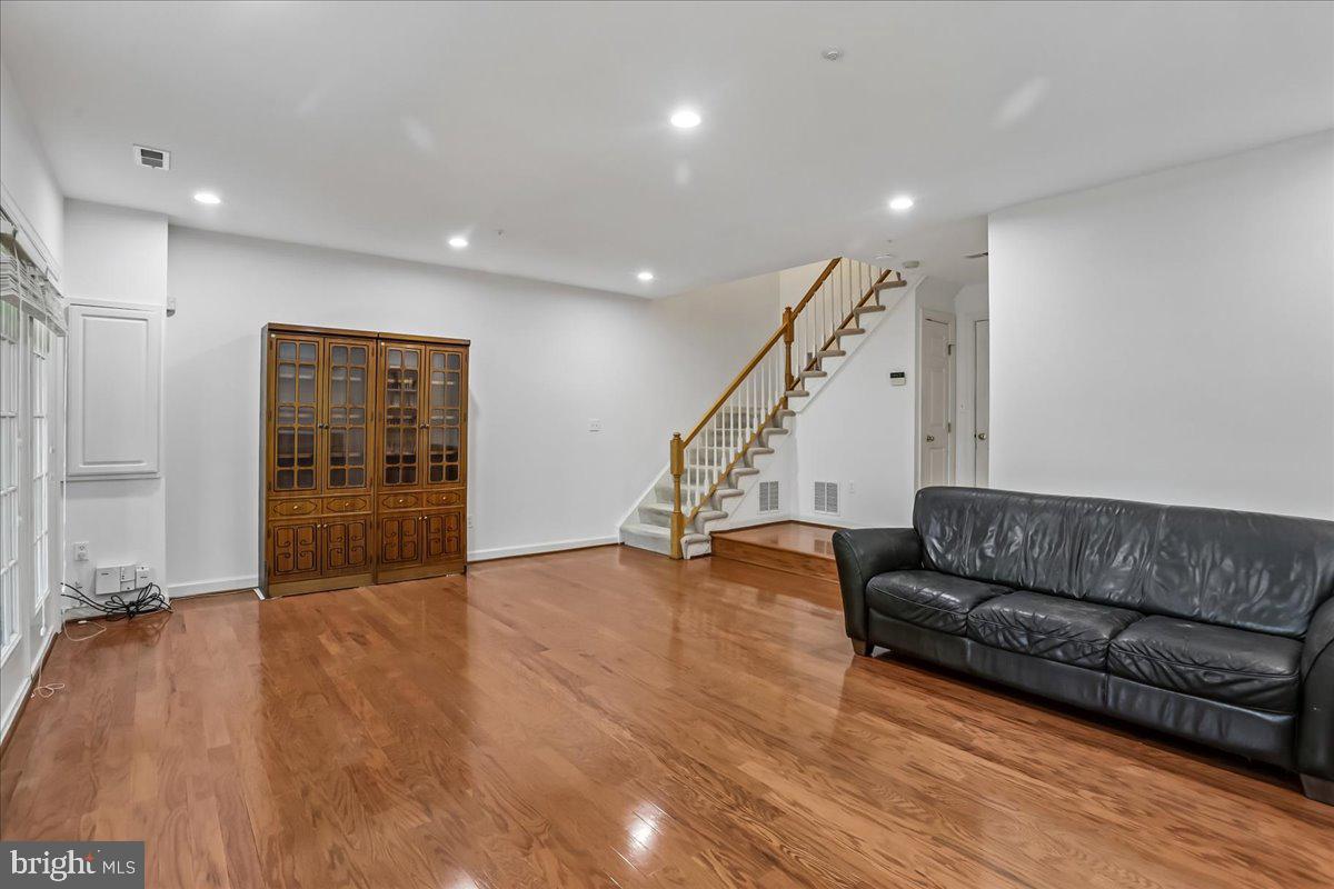 PINEY GLEN VILLAGE - Residential