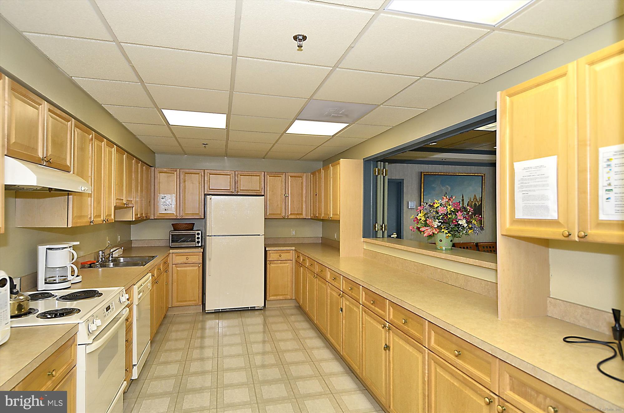 OVERLOOK AT LEISURE WORLD - Residential