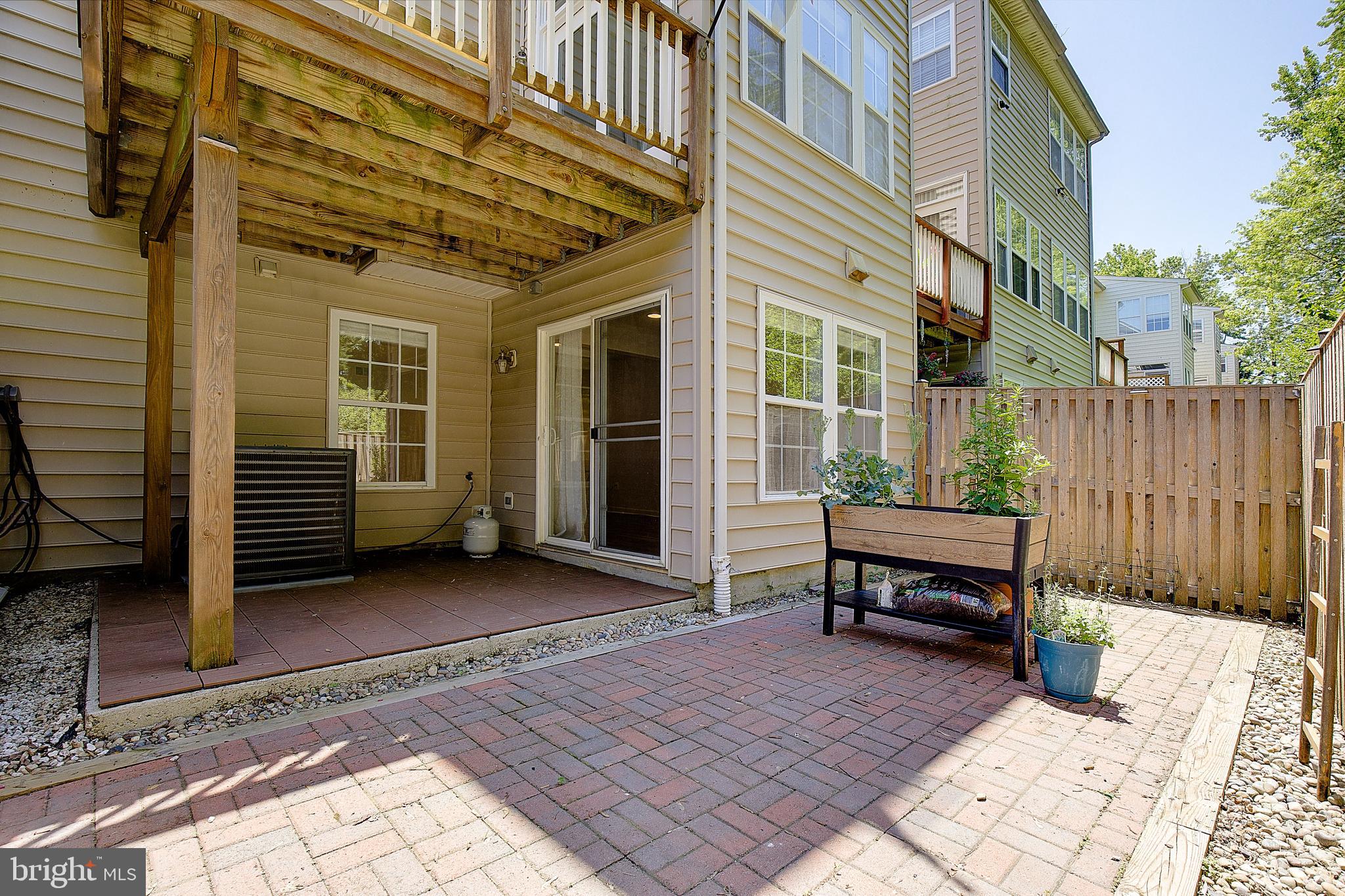 RIVER OAKS - Residential