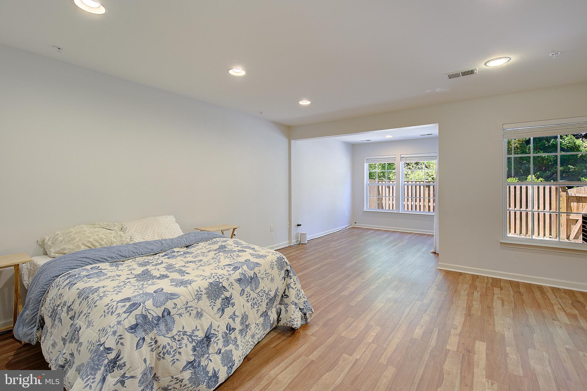 RIVER OAKS - Residential