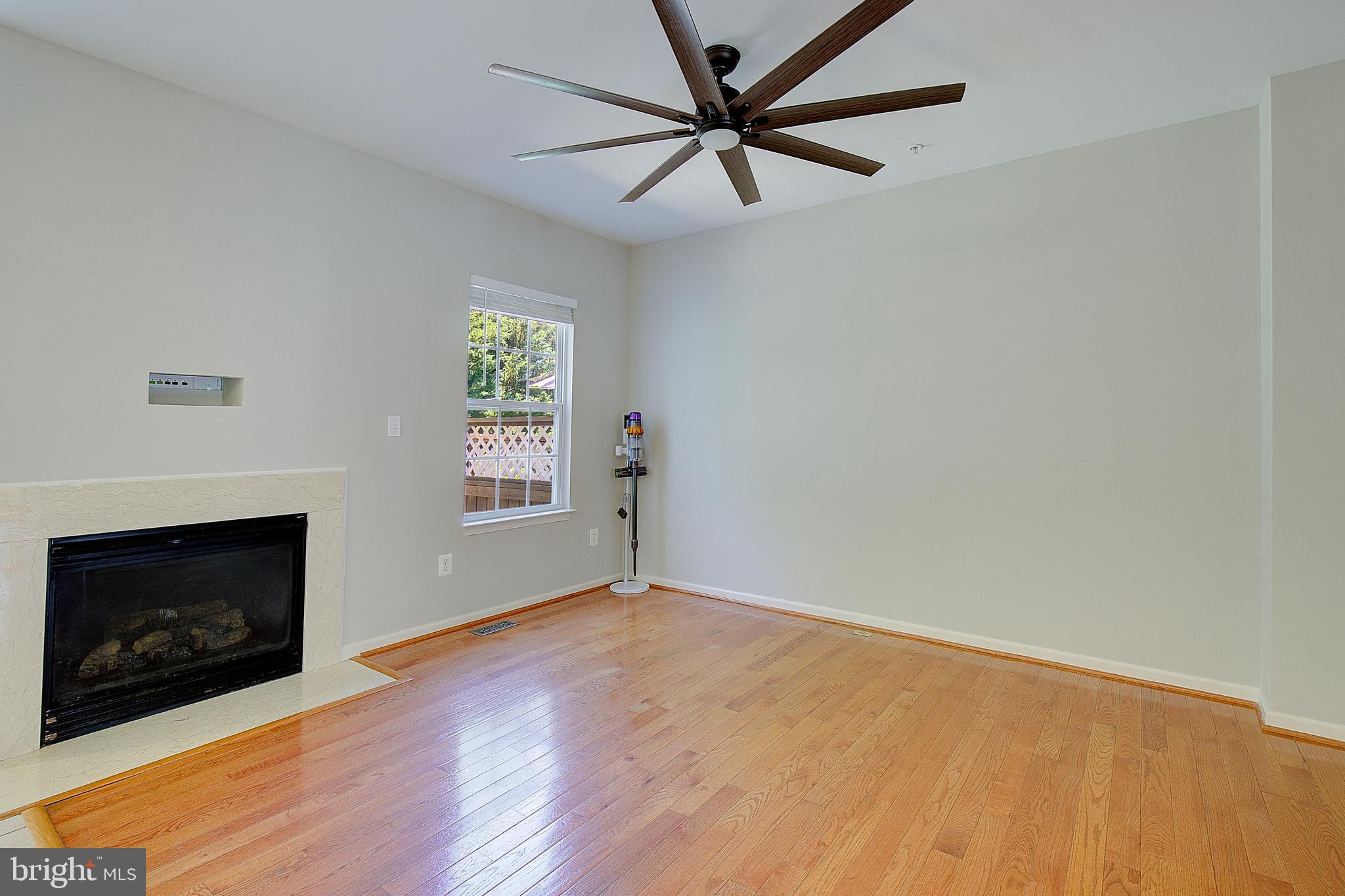 RIVER OAKS - Residential
