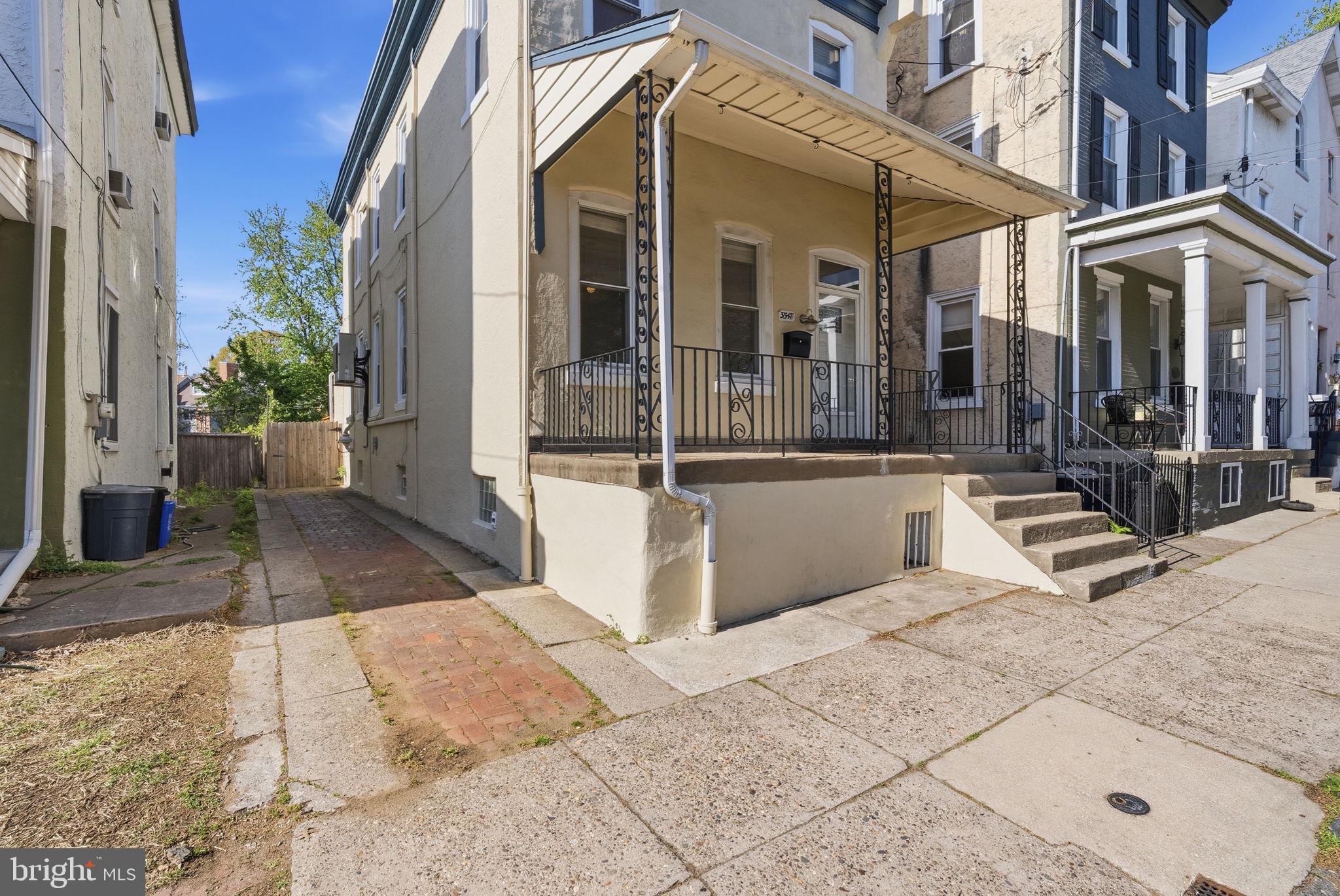 EAST FALLS - Residential