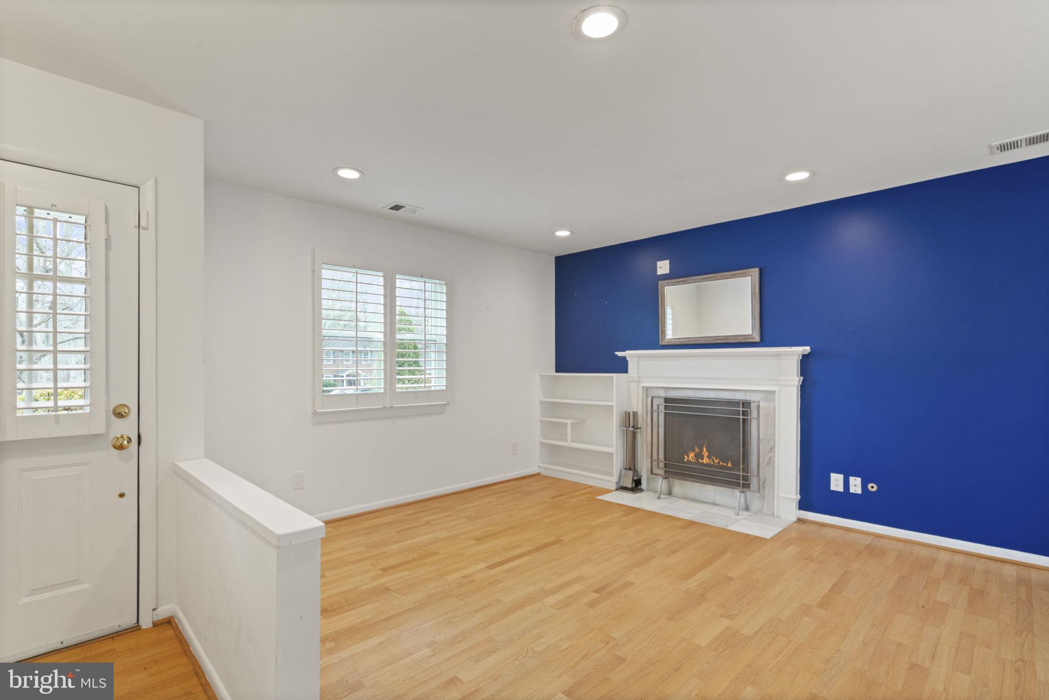 RESTON - Residential