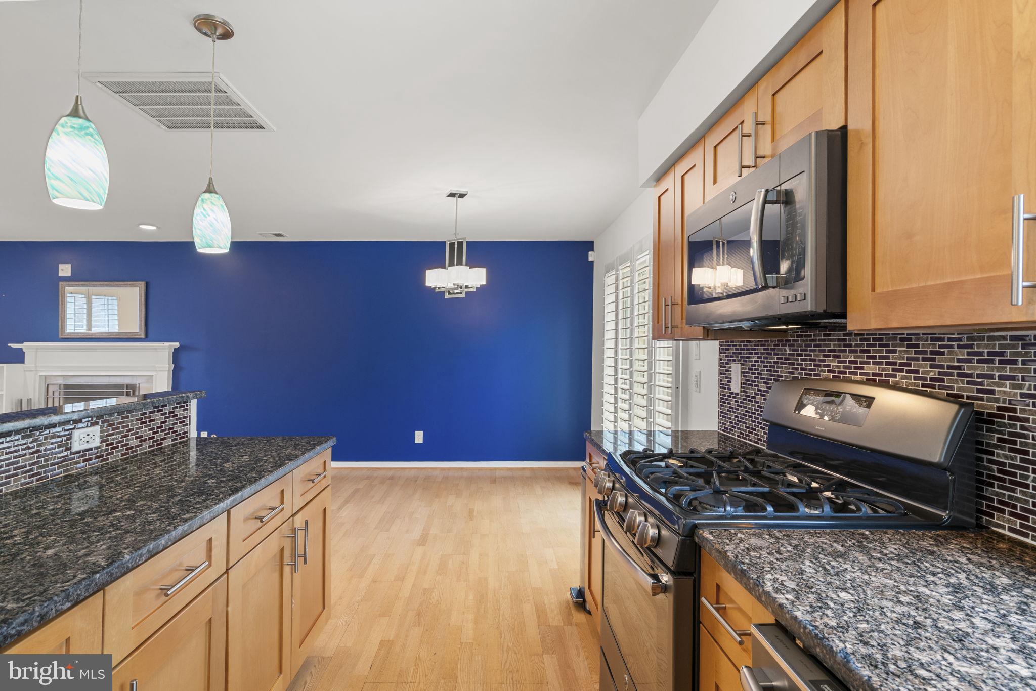 RESTON - Residential
