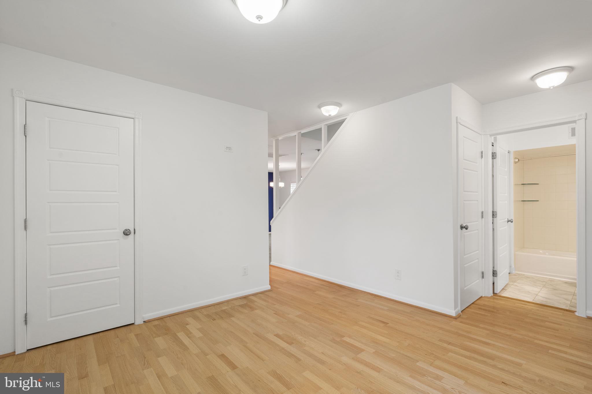 RESTON - Residential