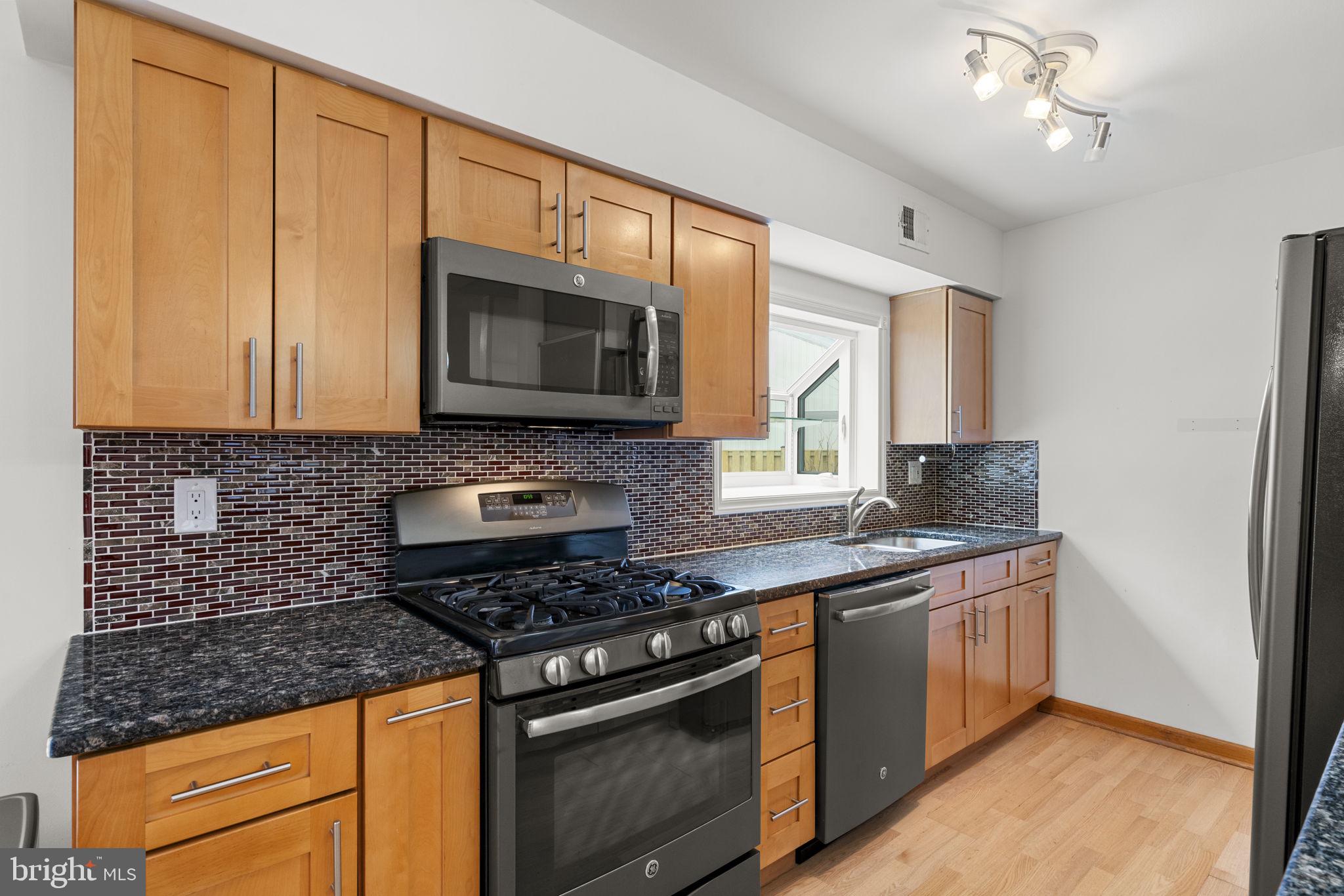 RESTON - Residential