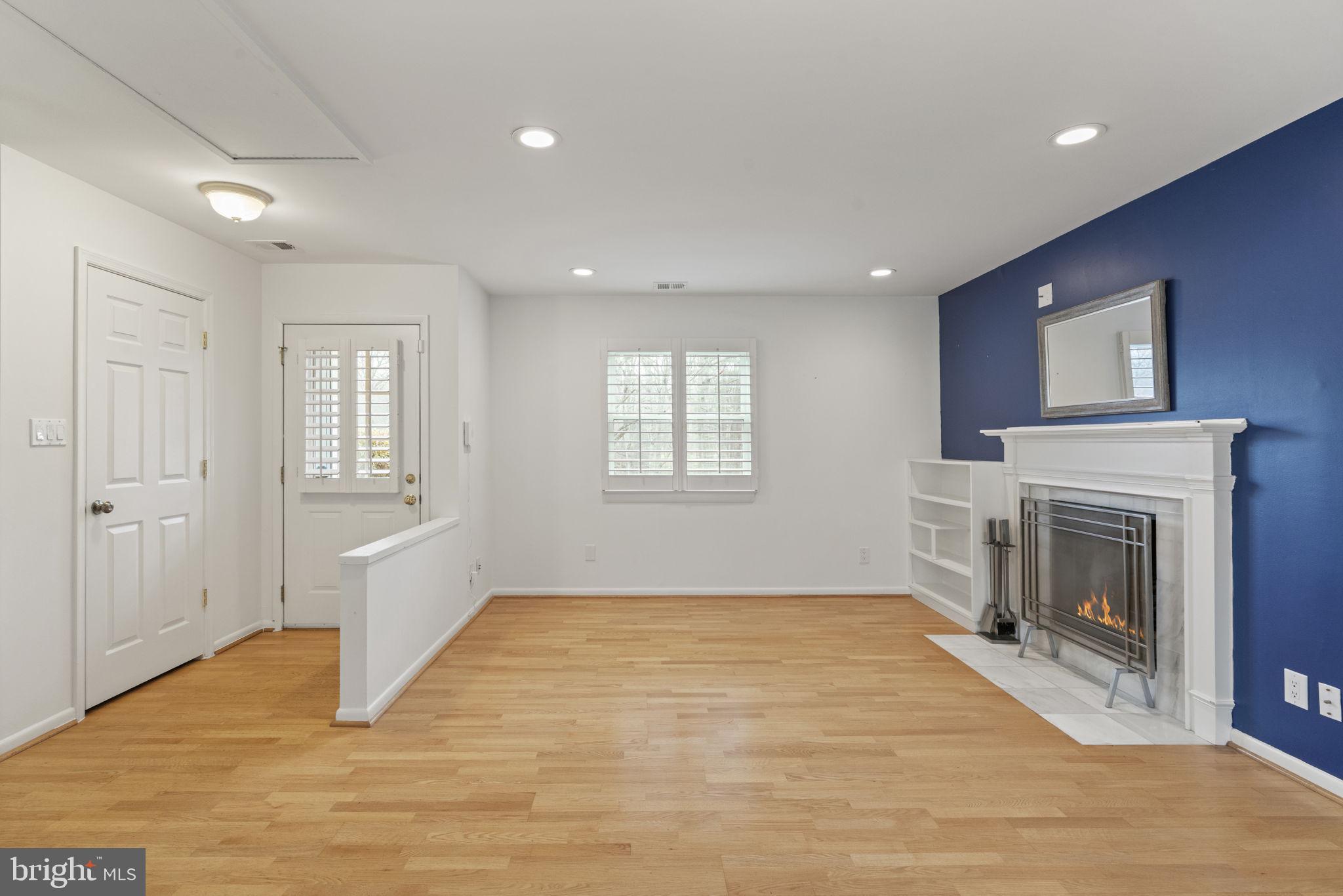RESTON - Residential