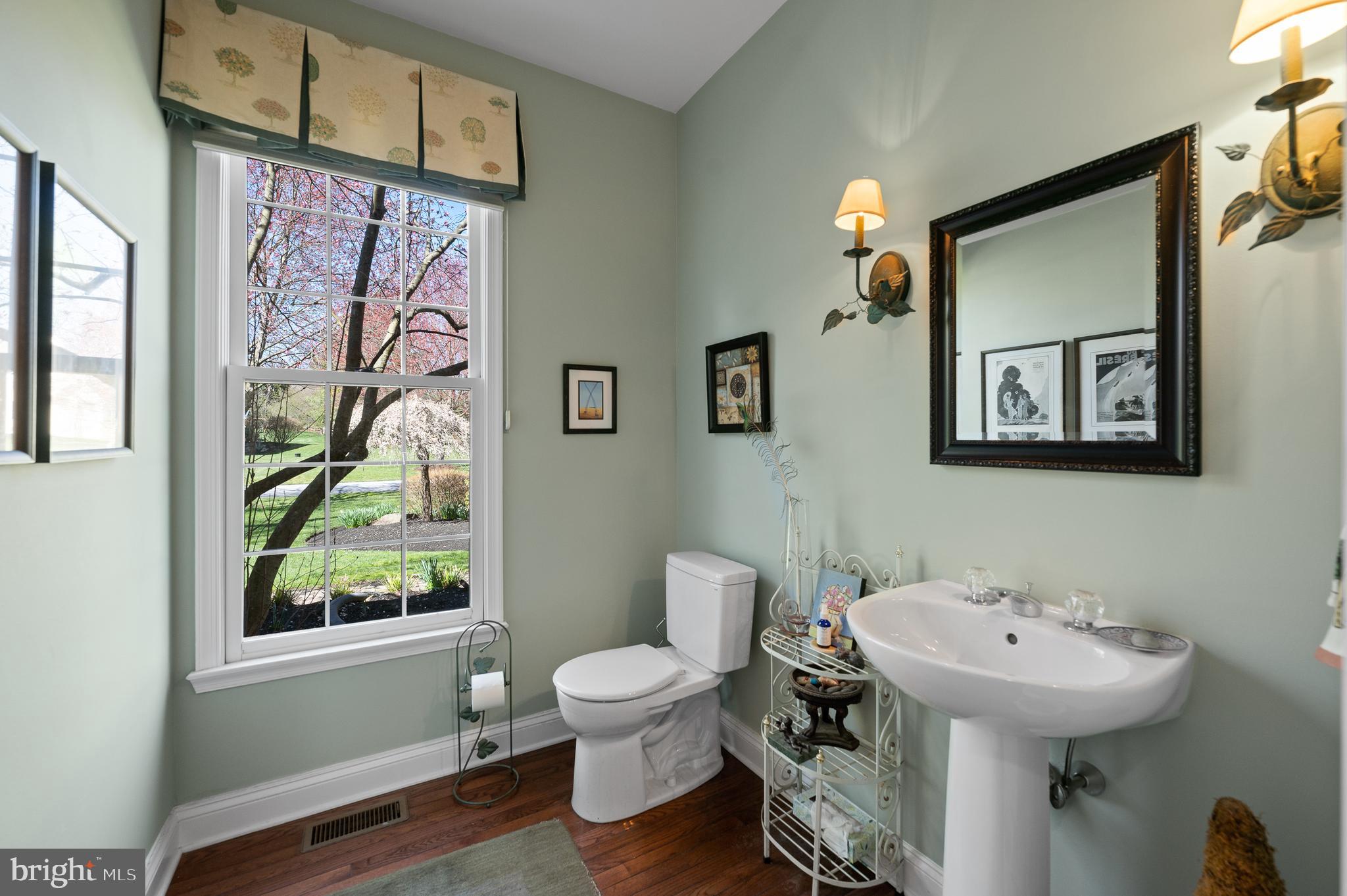 COUNTRYVIEW - Residential