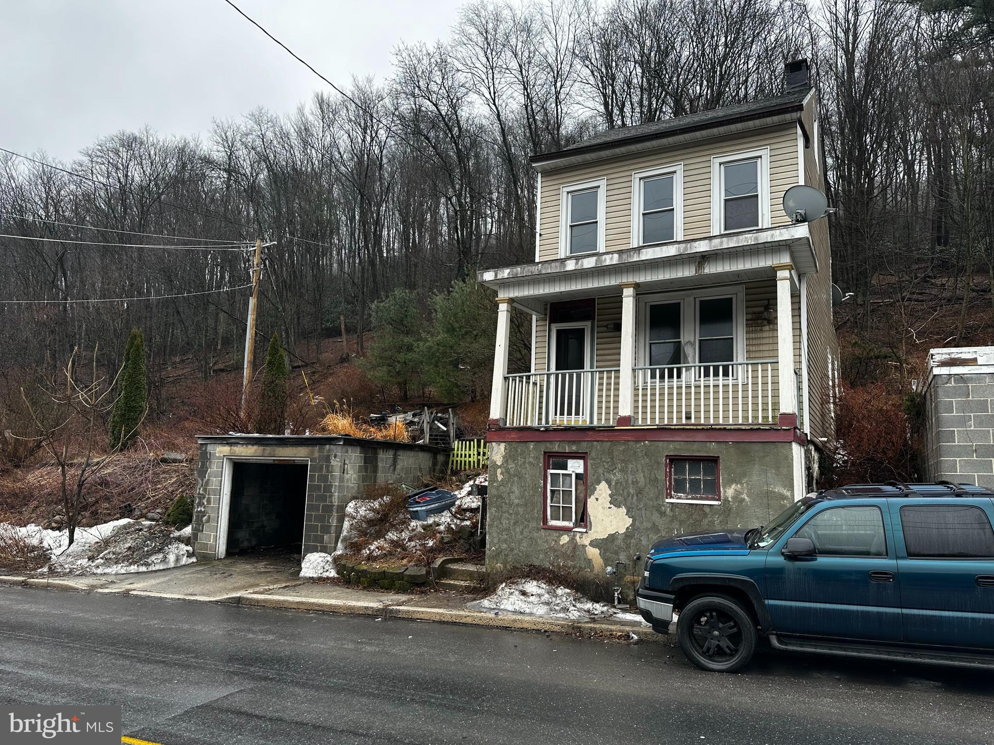 POTTSVILLE - Residential