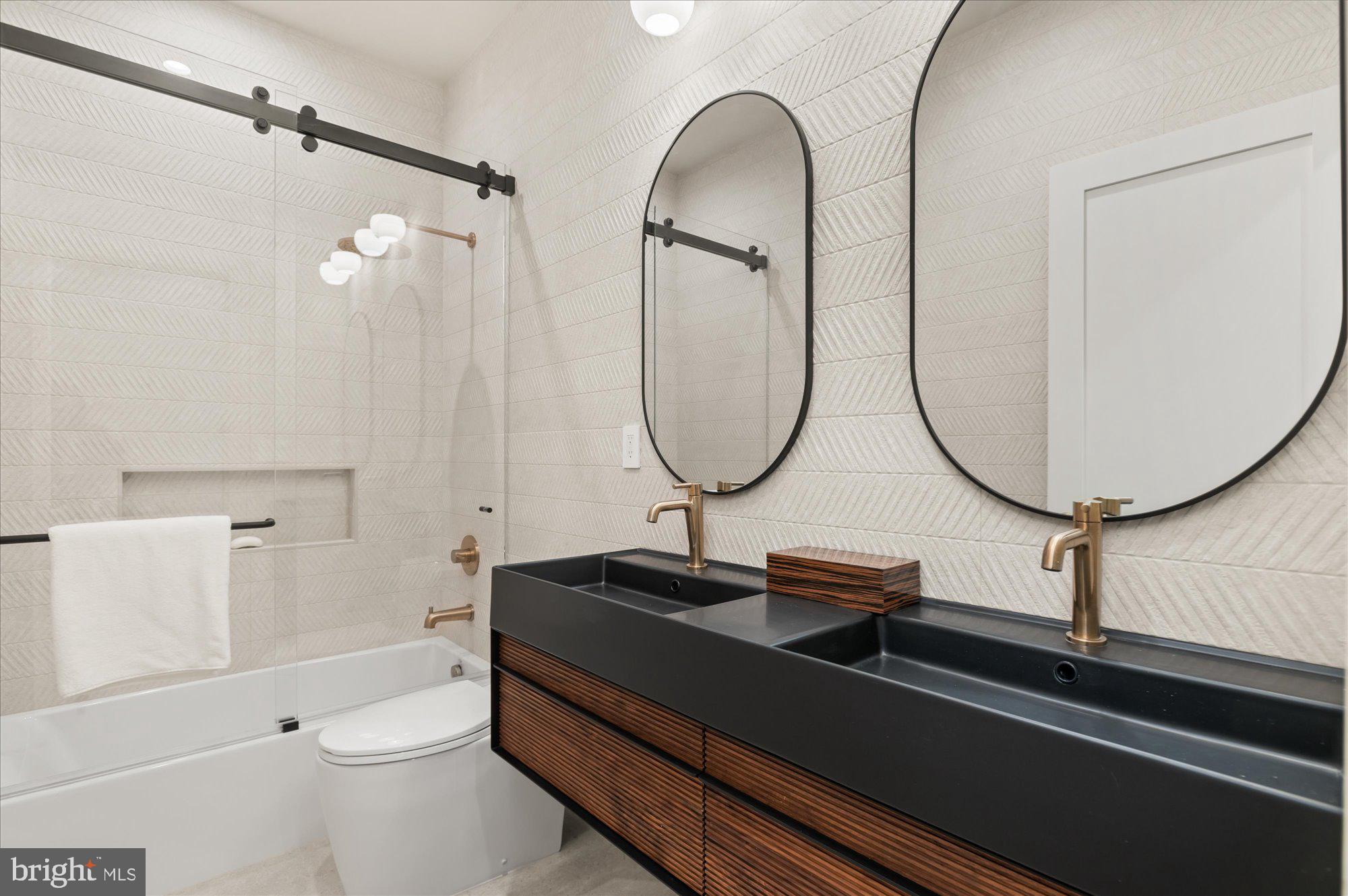 LOGAN CIRCLE - Residential