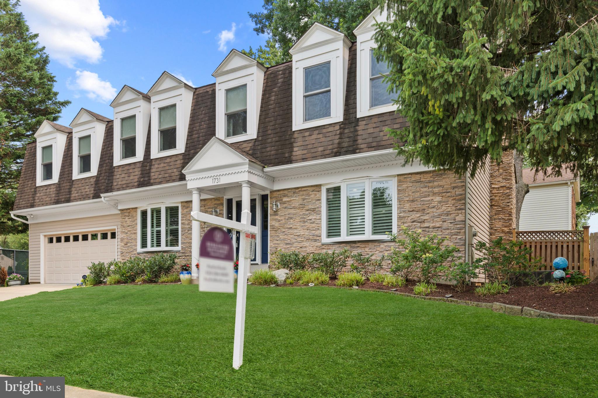 COURTS OF CROFTON - Residential