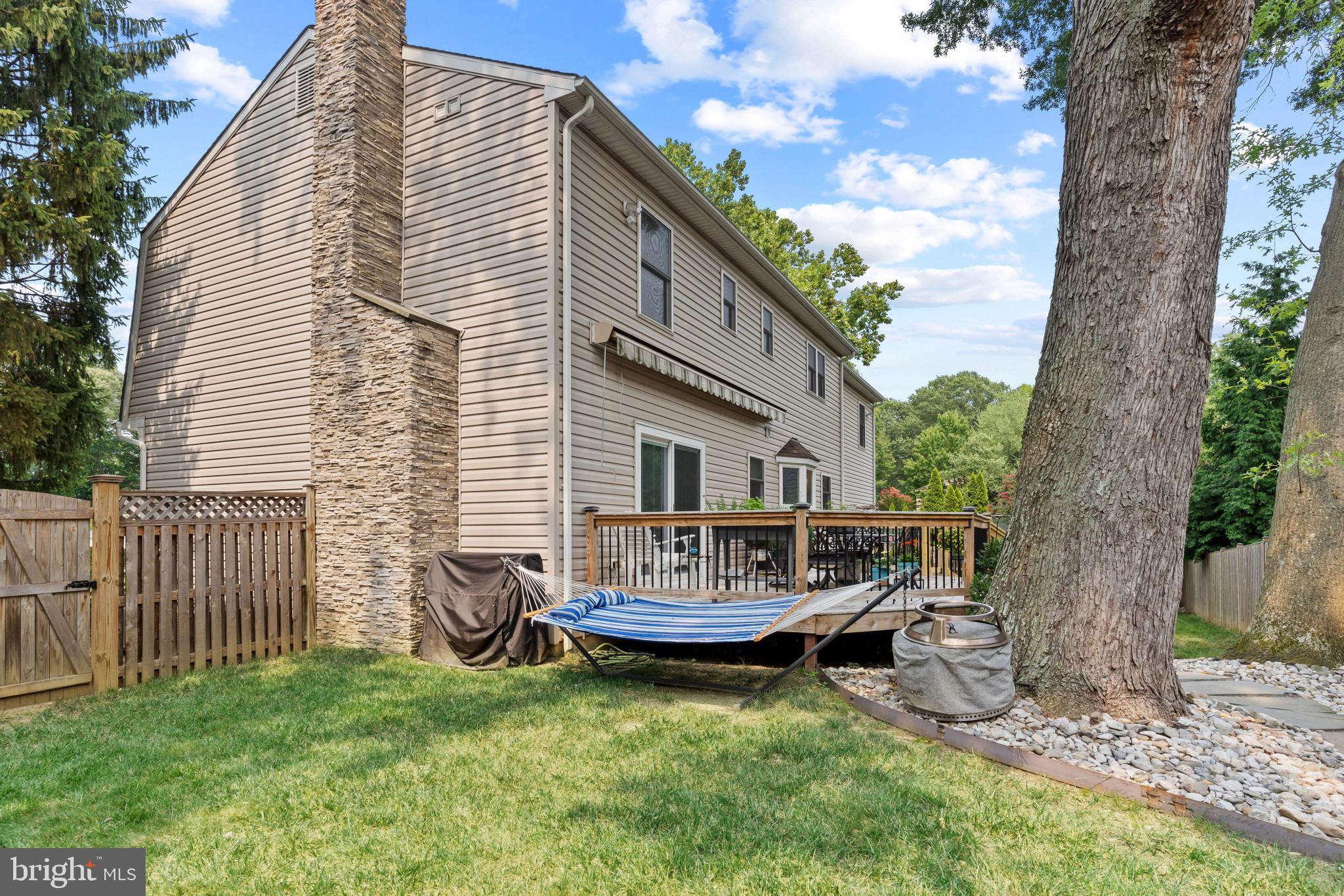 COURTS OF CROFTON - Residential