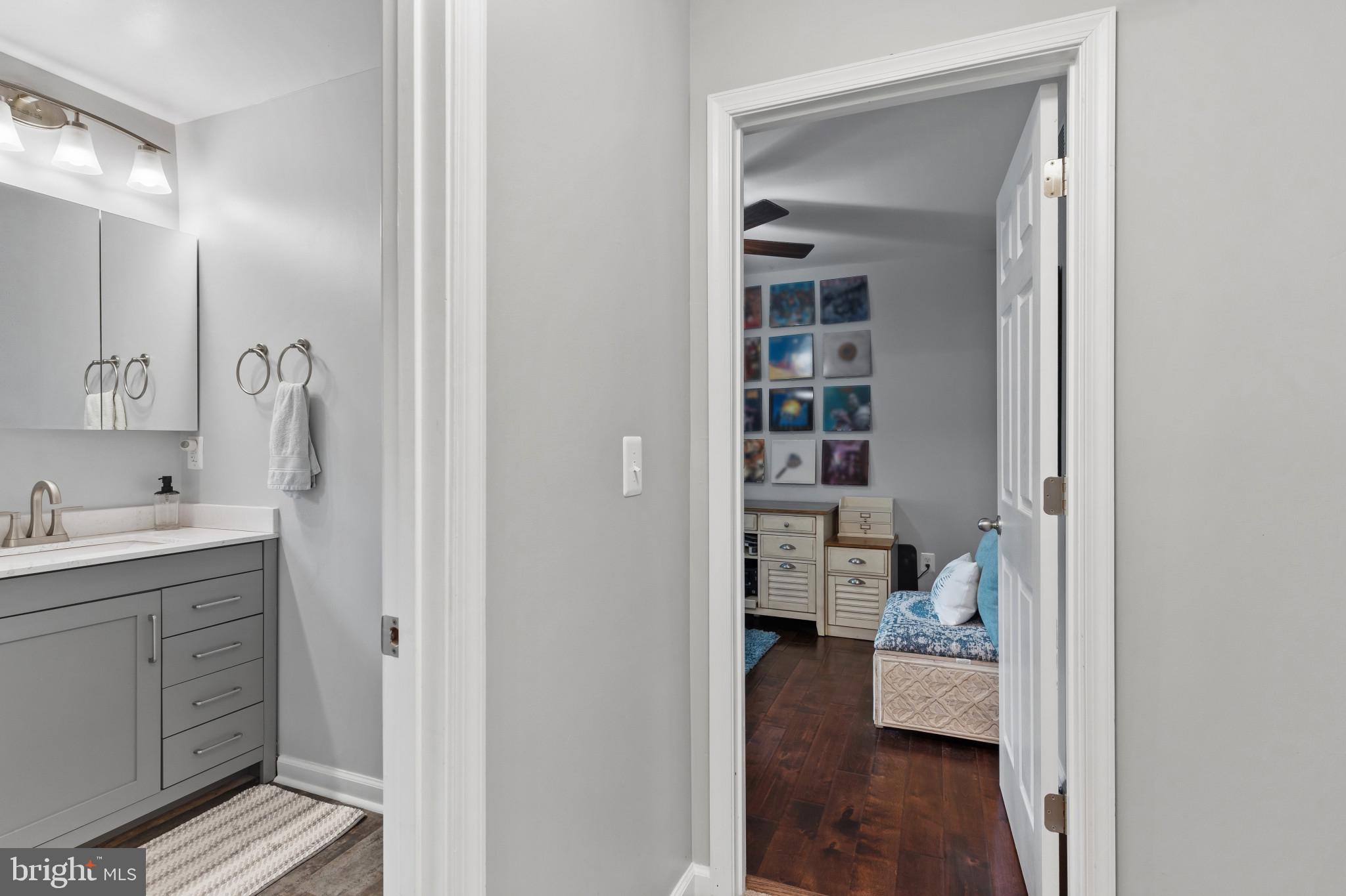 COURTS OF CROFTON - Residential