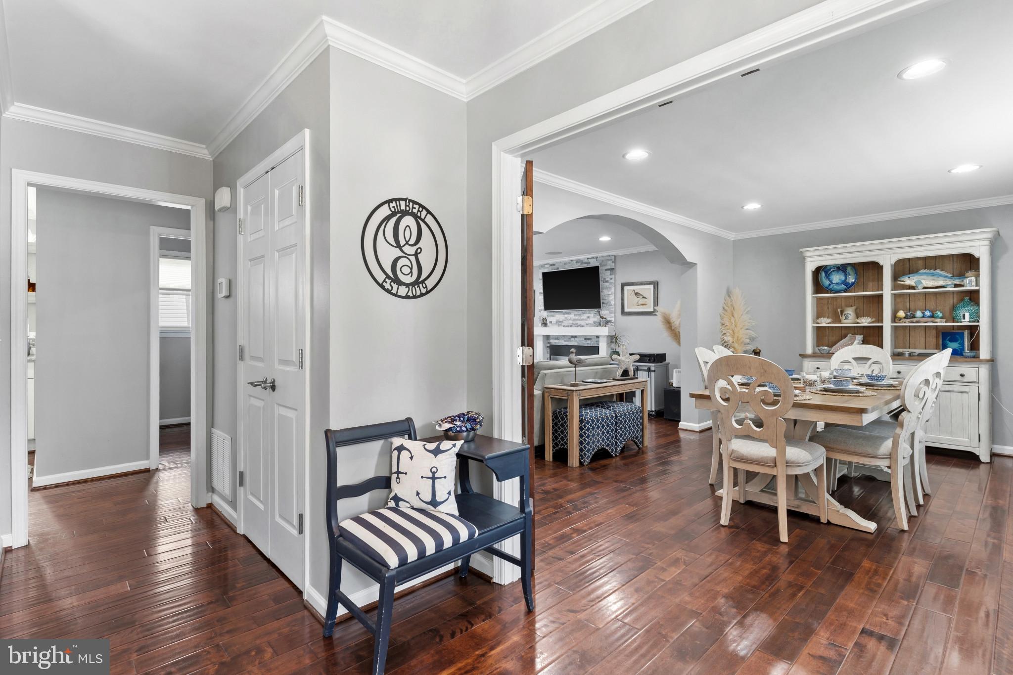 COURTS OF CROFTON - Residential
