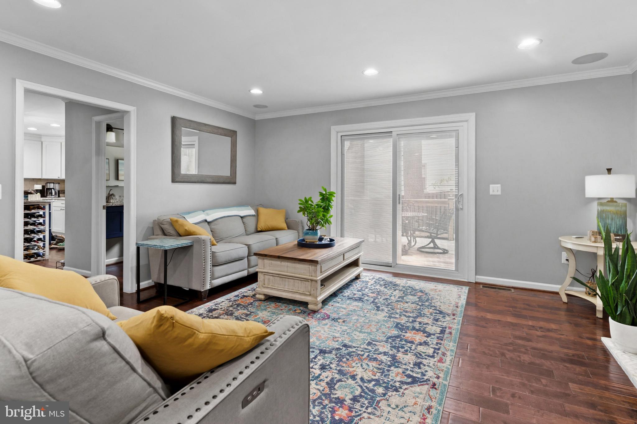 COURTS OF CROFTON - Residential