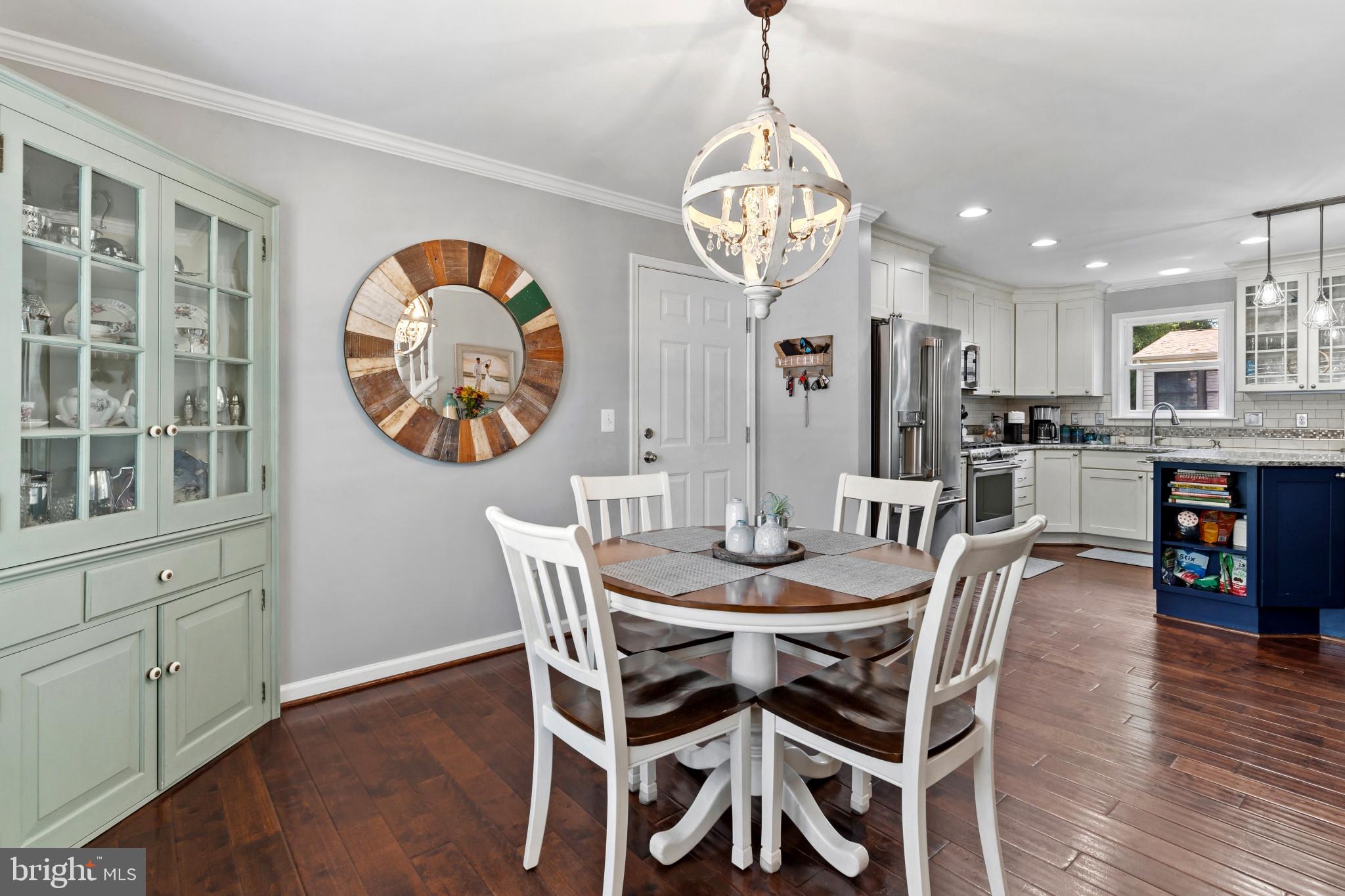 COURTS OF CROFTON - Residential