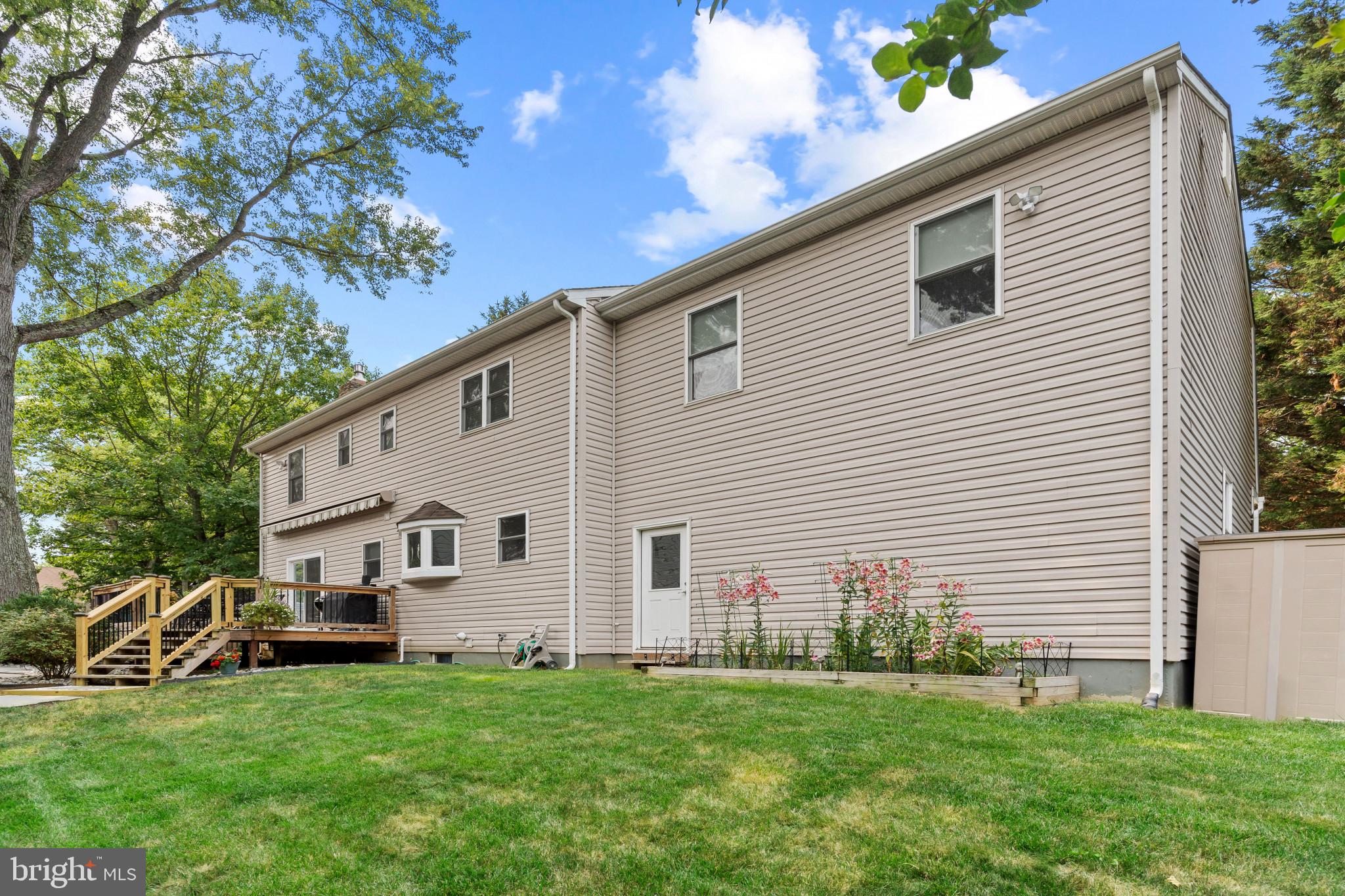 COURTS OF CROFTON - Residential