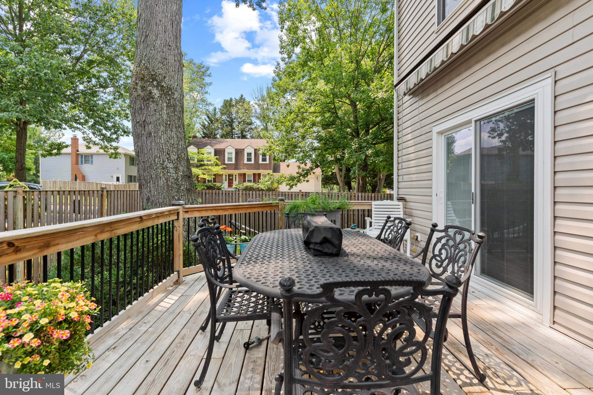 COURTS OF CROFTON - Residential