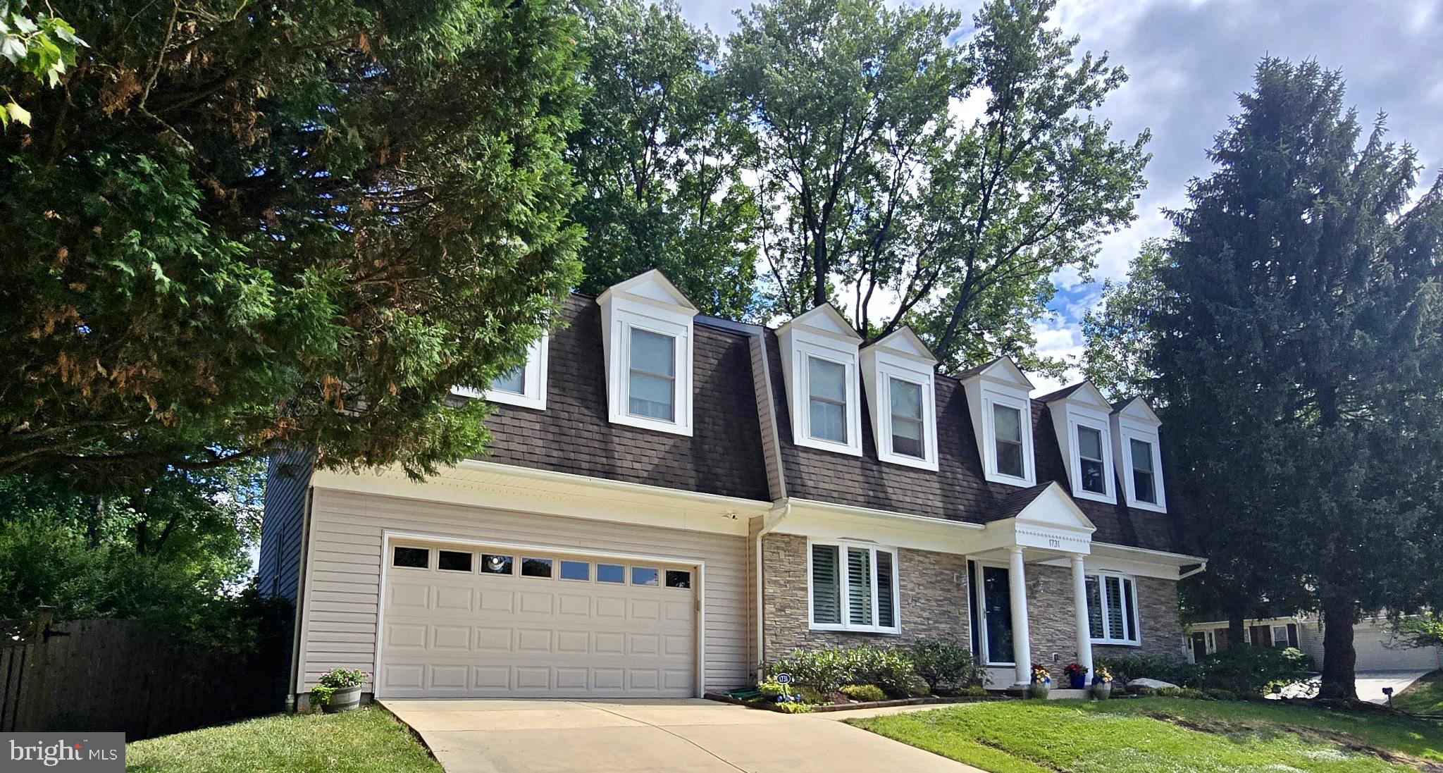 COURTS OF CROFTON - Residential