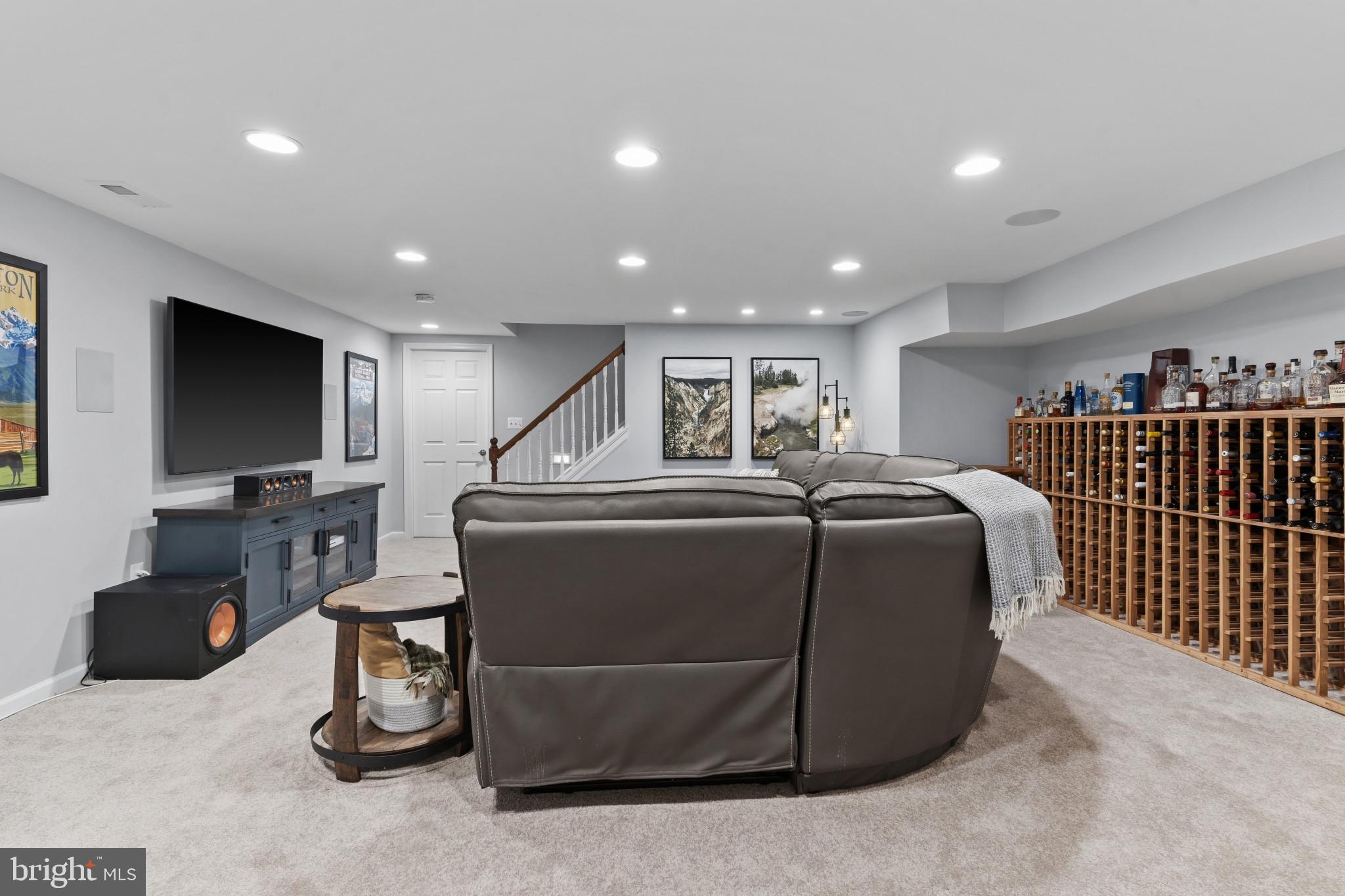 COURTS OF CROFTON - Residential