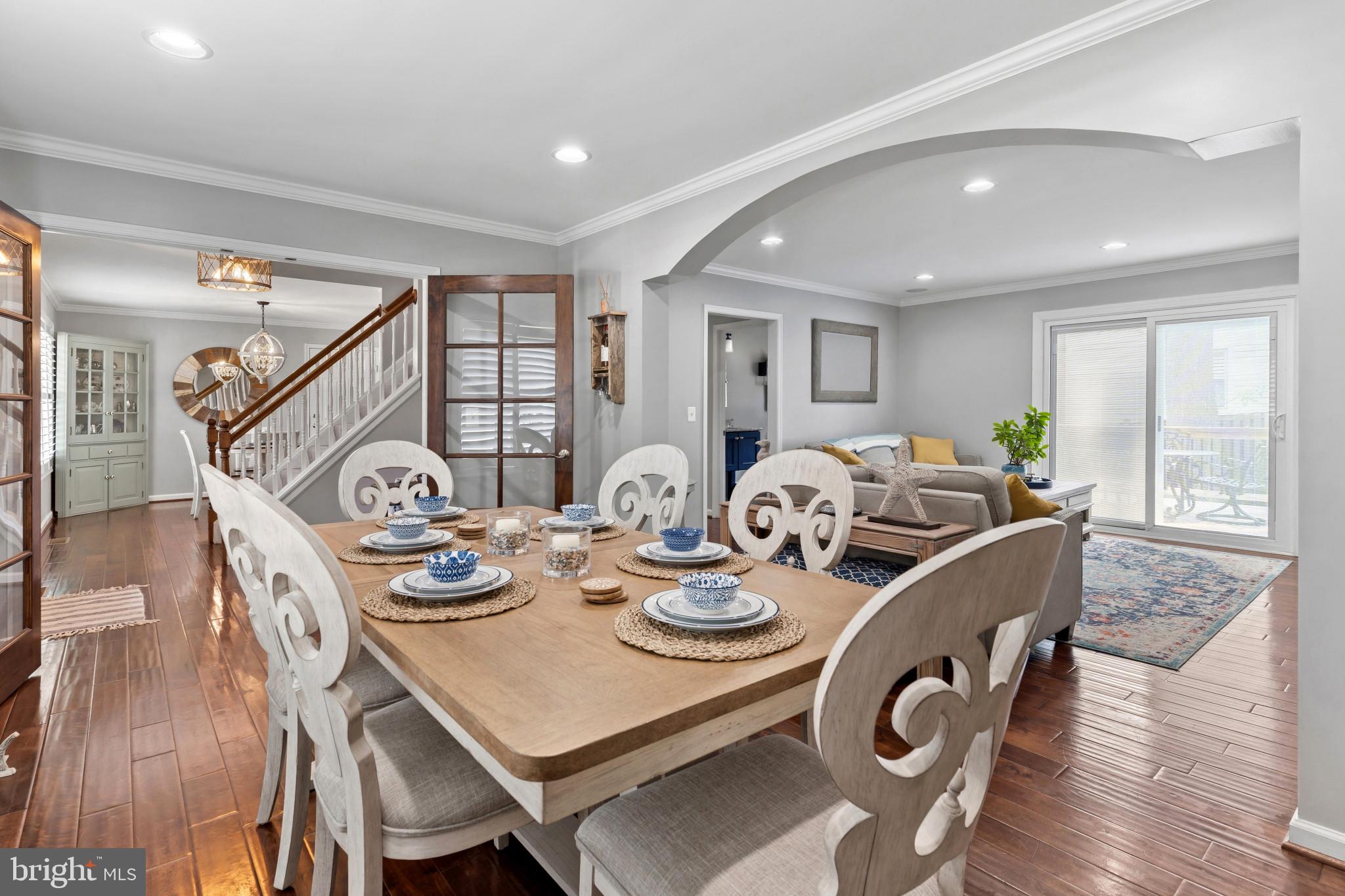 COURTS OF CROFTON - Residential