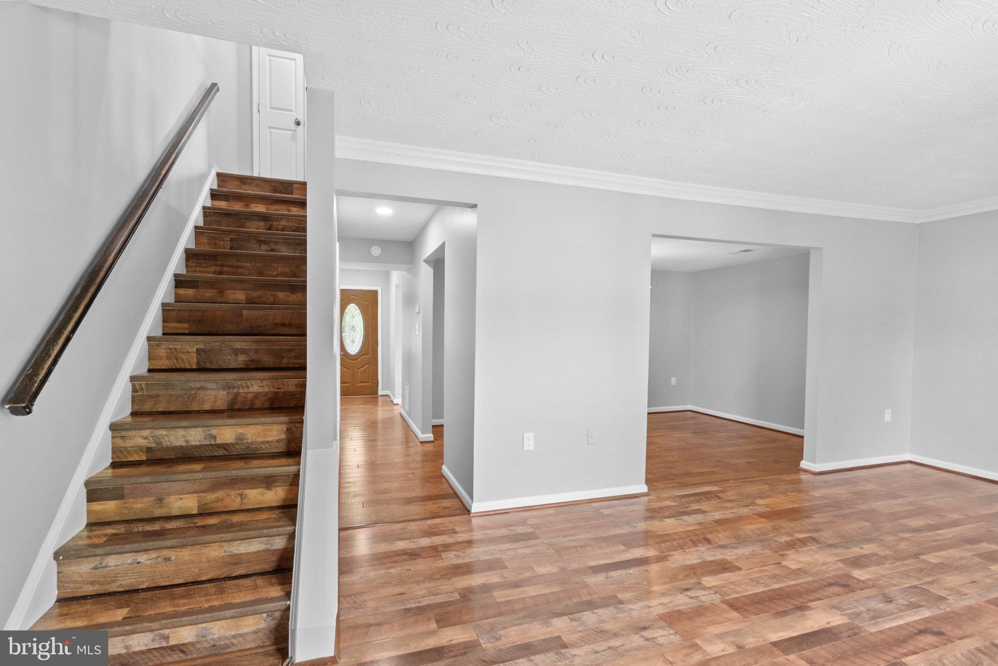 LOUDOUN HILLS - Residential