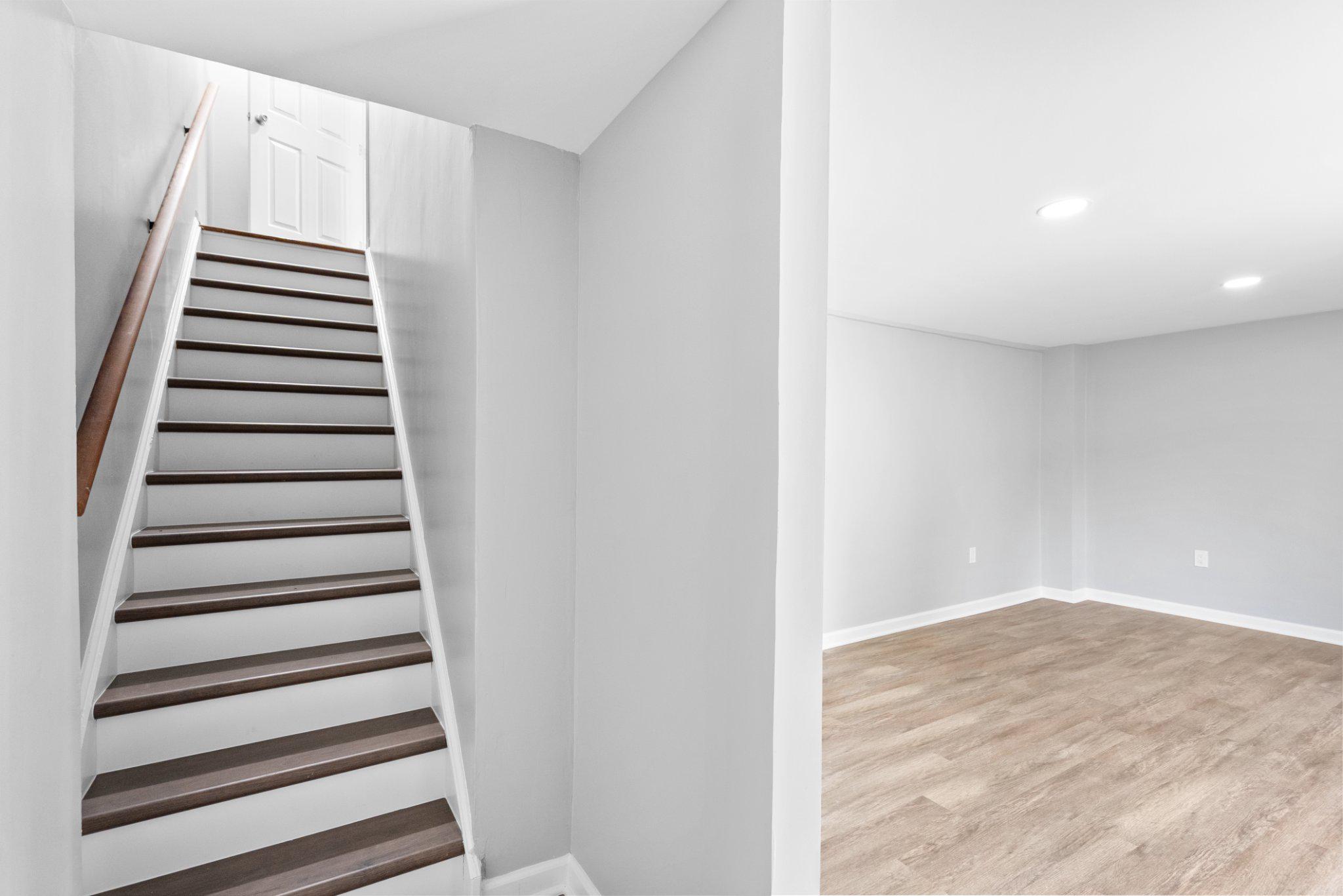 LOUDOUN HILLS - Residential